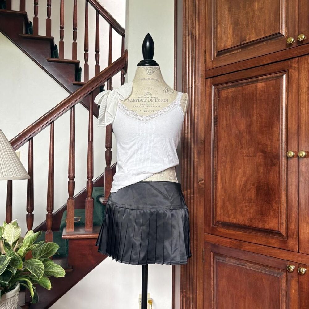 Leg Avenue Satin Pleated Micro Mini Skirt Emo Y2k Punk Goth Grunge